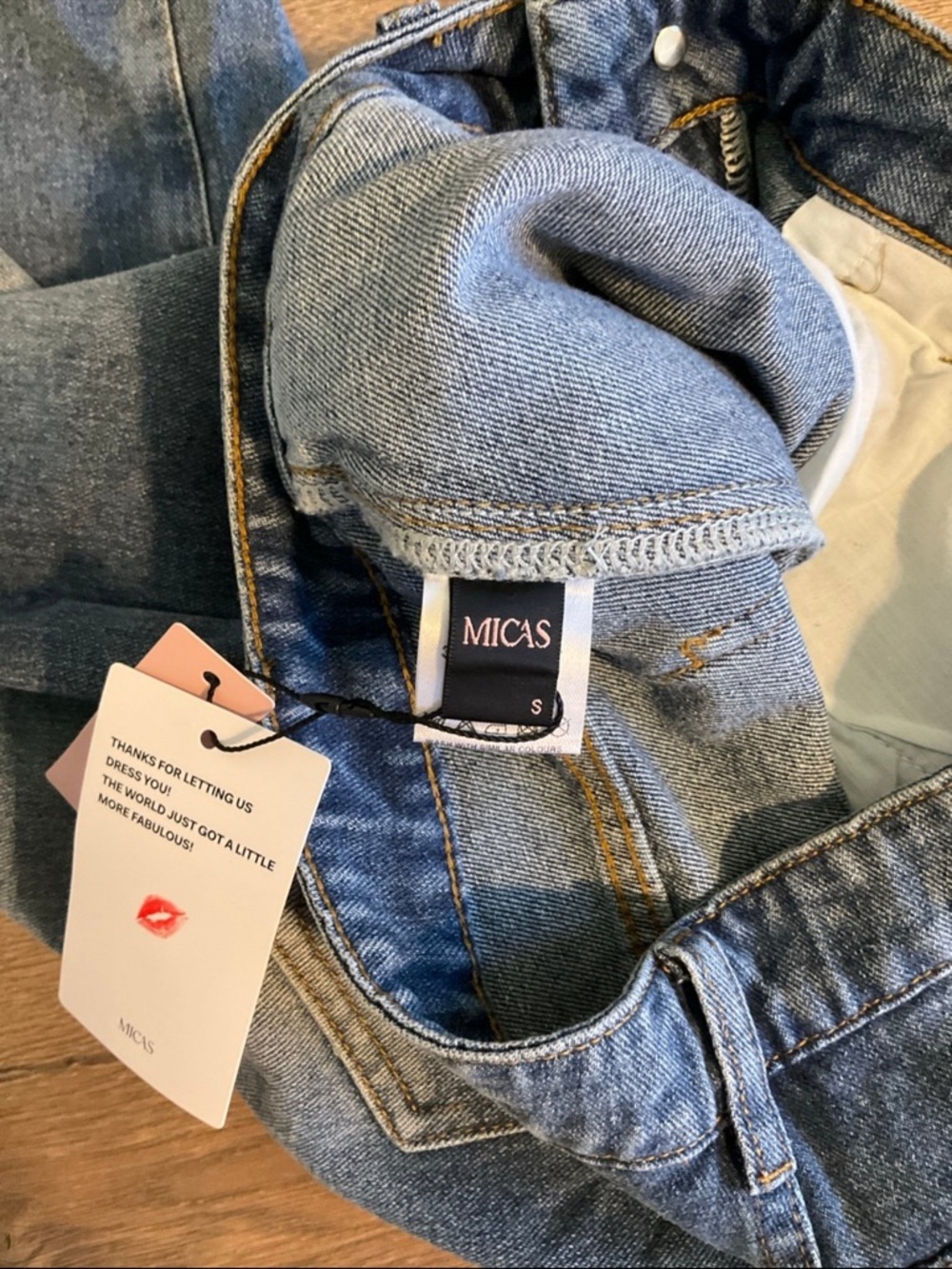 Mica’s denim wide leg Bermuda Shorts with button cascade detail, S, NWT! - Picture 6 of 7